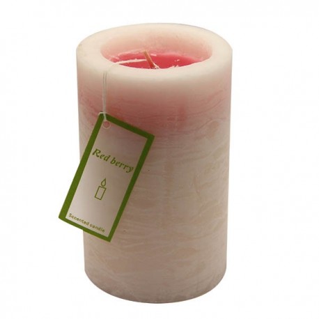 Bougies colorées dans la masse parfumée aux fruits rouges