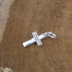 Kreuz mit Kristallsilber