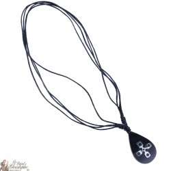 Collier cordon - pendentif oval avec croix